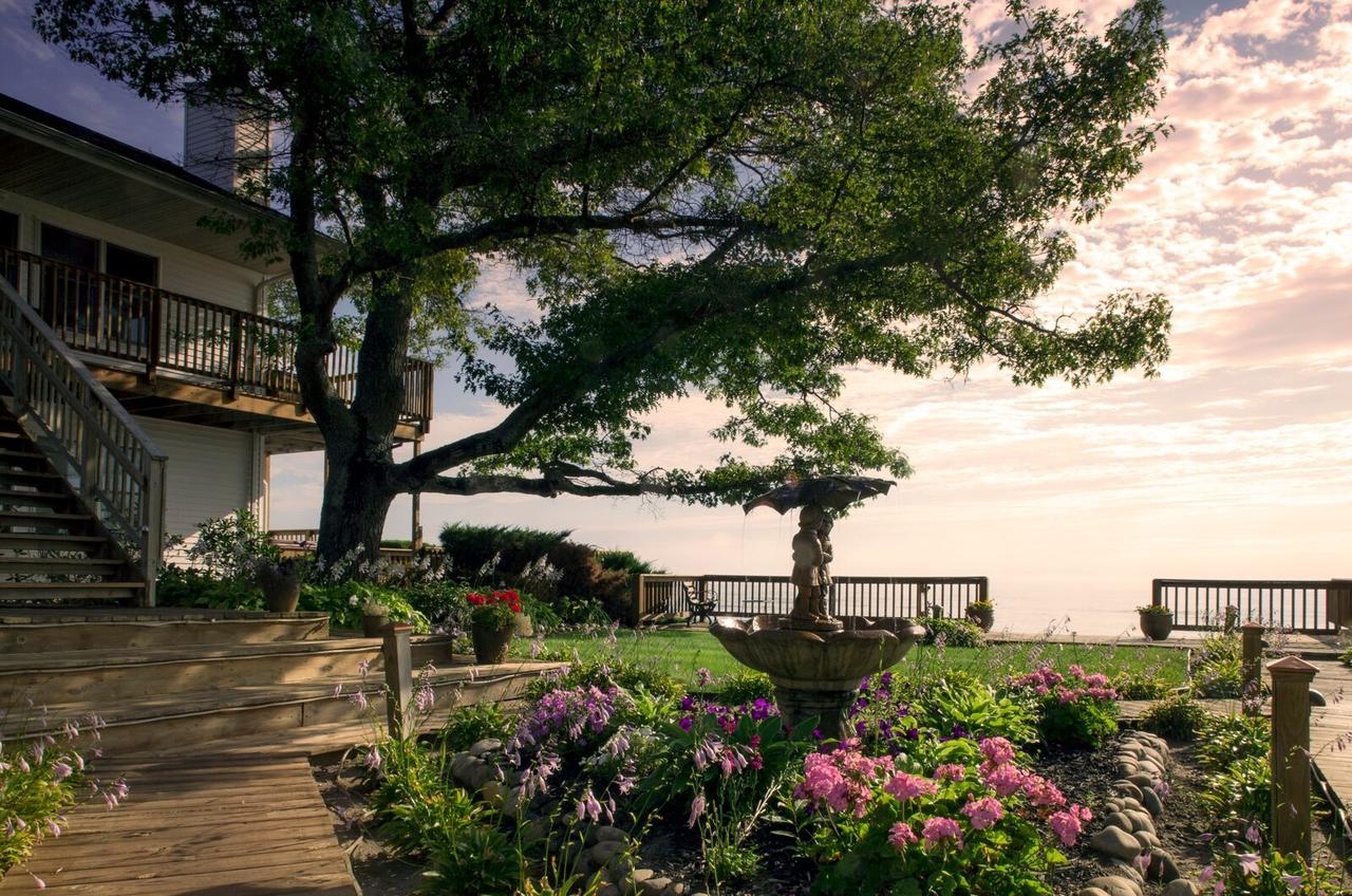 Huron House Bed and Breakfast Oscoda Exterior foto